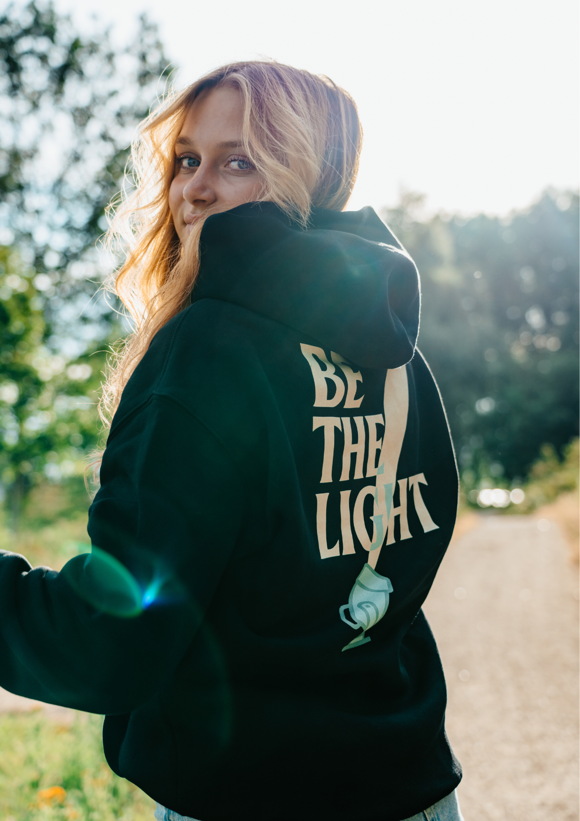 TRØBL Oversized Hoodie – Be the Light | Licht in het Donker | Streetwear