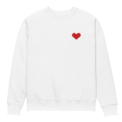 Witte sweater, streetwear, oversized TRØBL met geborduurd hart